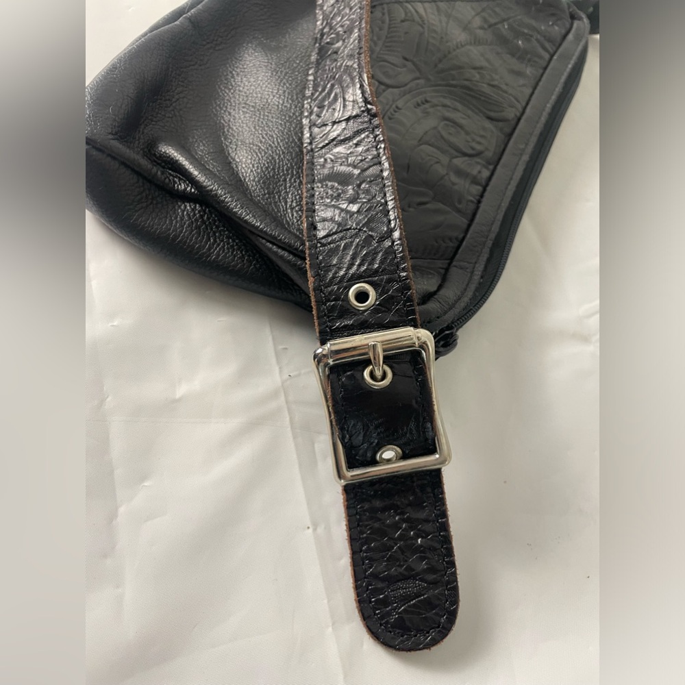 Leather Harley Shoulder Bag - Picture 13 of 14